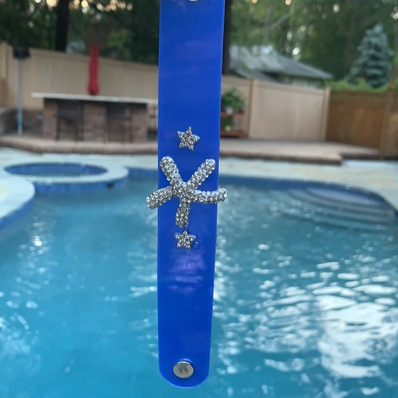 New High Fashion Star Fish Bracelet, Blue Vinyl - Picture 5 of 5